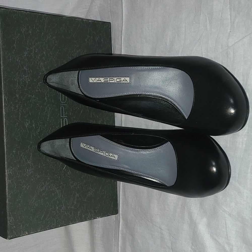 Via Spiga Black Pearl Closed Toe High heels Women's 7 1/2 Woman's 7.5
